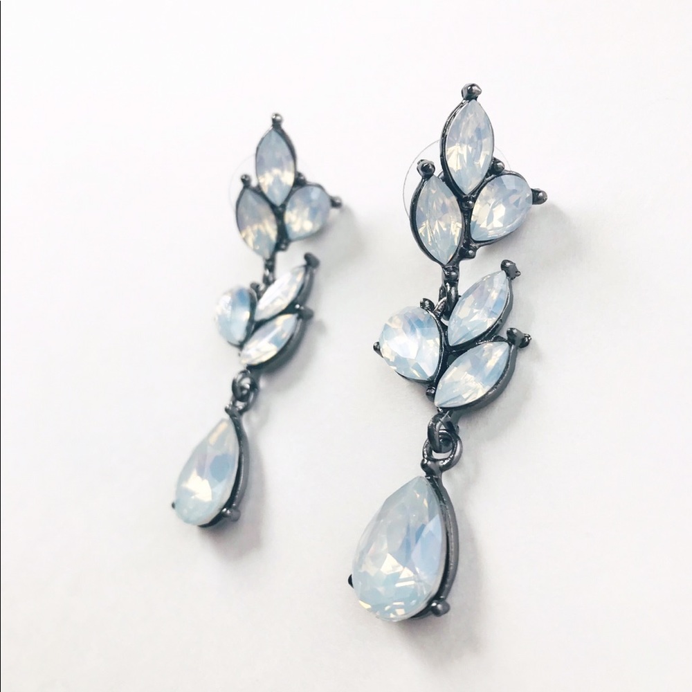 Iridescent silver/blue earrings - Picture 5 of 7